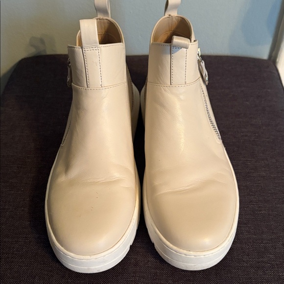 Vionic Brinkley Sneaker Ankle booties - Picture 3 of 9